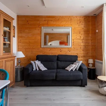 Les Jolies Capucines - 200m De La * オー